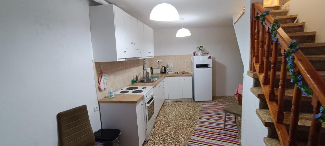 Comfortable And Spacious Stone Traditional Apartment Chrissi Akti Chania Exterior foto